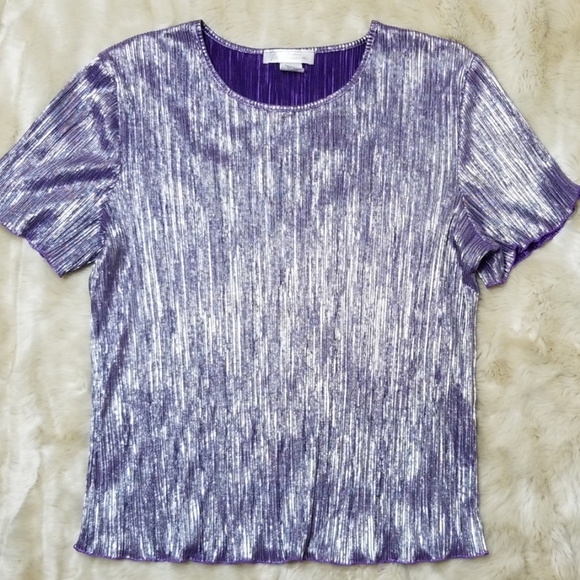 Women's Top - Picture 3 of 5